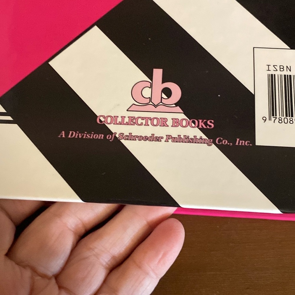 Barbie Identification & Value Guide Book - Picture 3 of 5